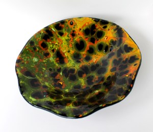Fused glass lizard bowl by Leland and Stacey Dennick