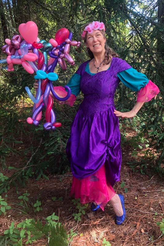 Princess delivers balloons By Auntie Stacey's Face Painting